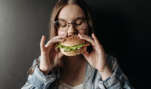 Диета без стресса: как избежать нервного переедания